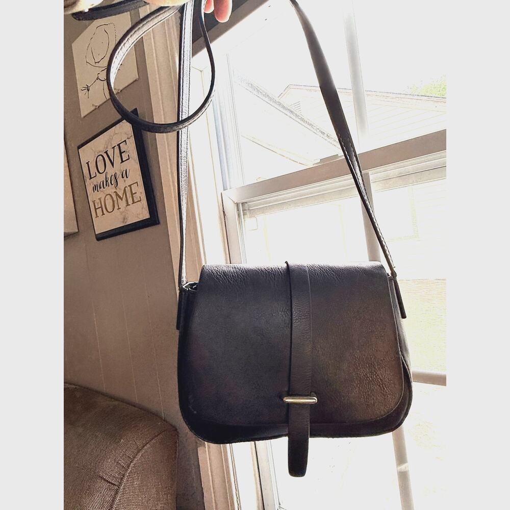 GAP Black Faux Leather Crossbody Saddle Bag Gold Tone Hardware Minimalist Purse